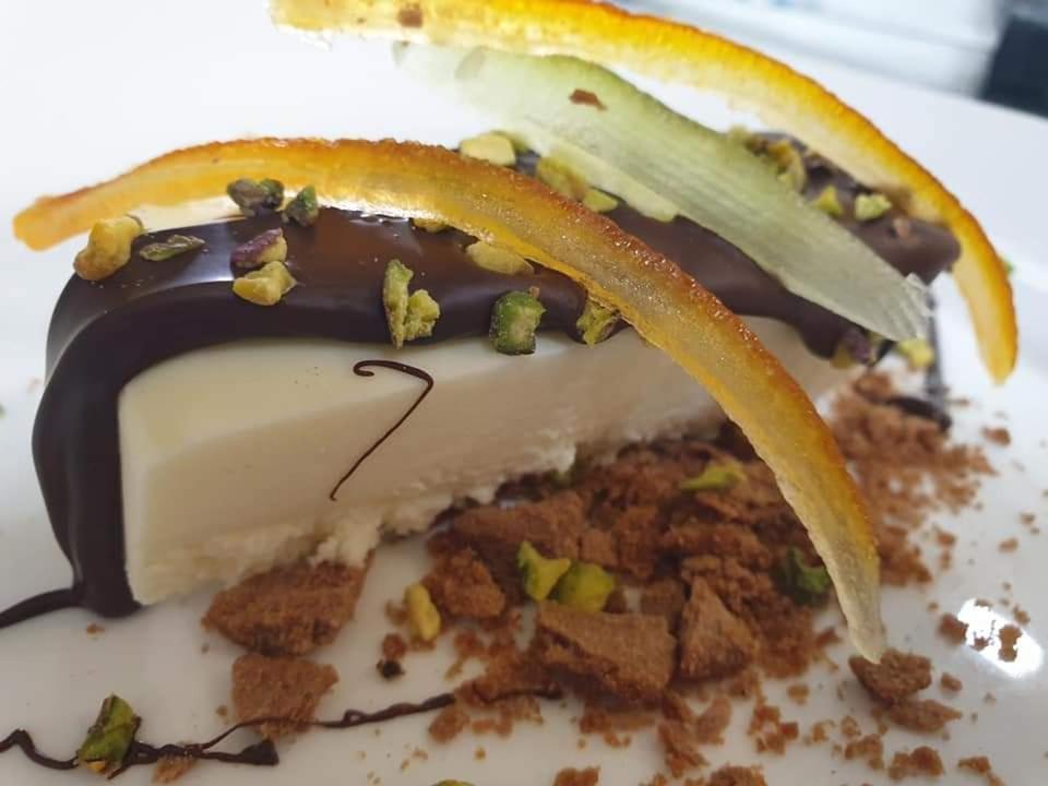 Relais Black Horse Millesimo Luaran gambar