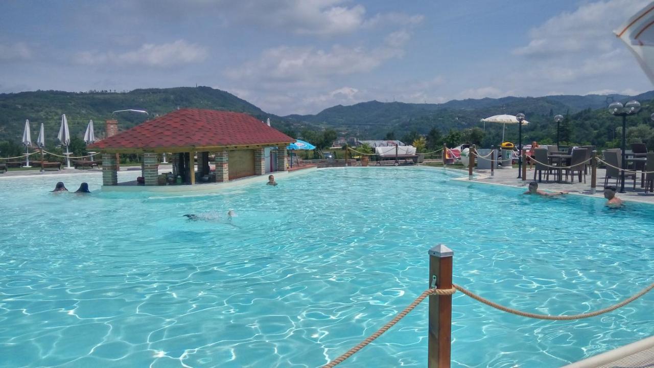 Relais Black Horse Millesimo Luaran gambar