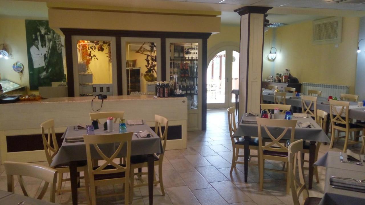 Relais Black Horse Millesimo Luaran gambar