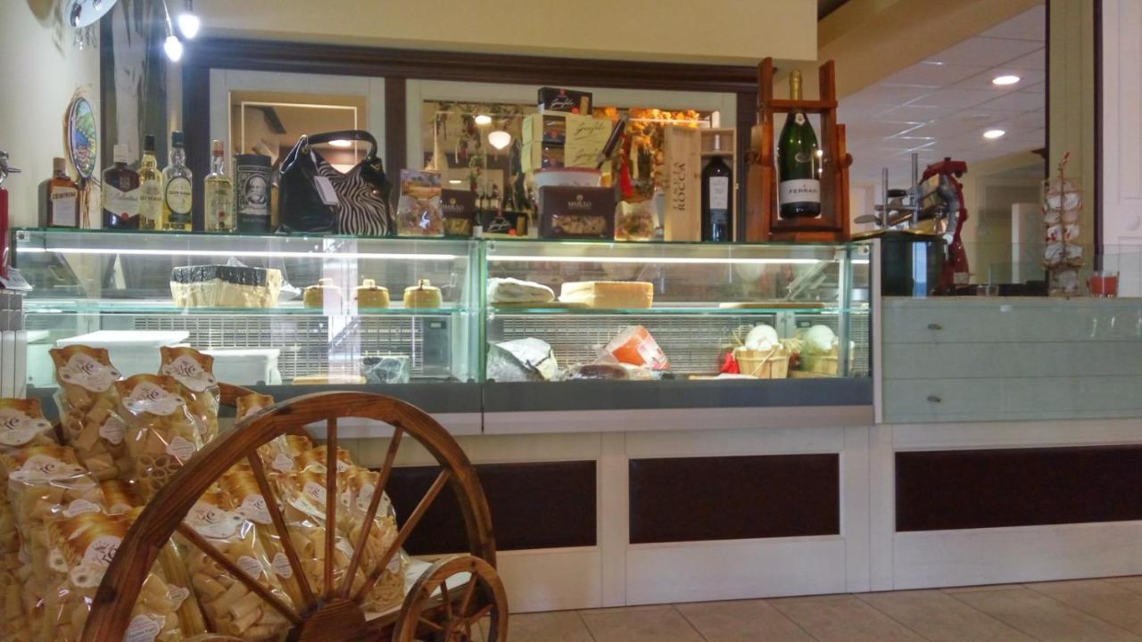 Relais Black Horse Millesimo Luaran gambar