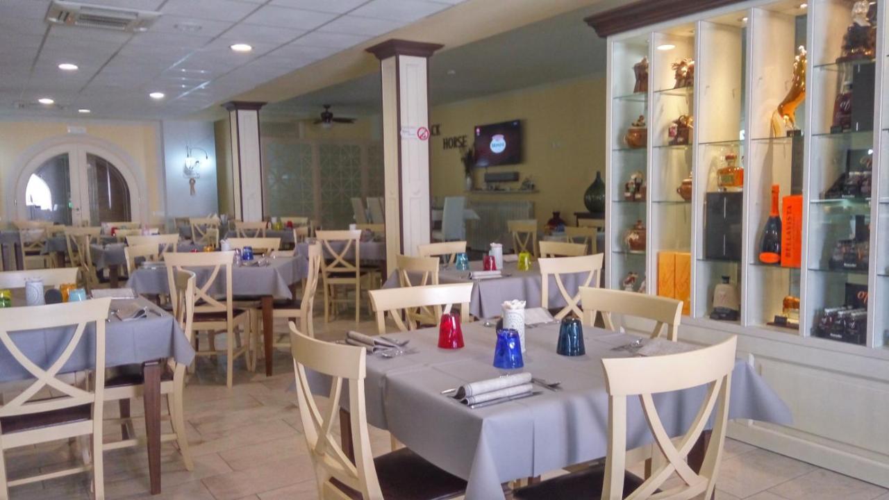 Relais Black Horse Millesimo Luaran gambar
