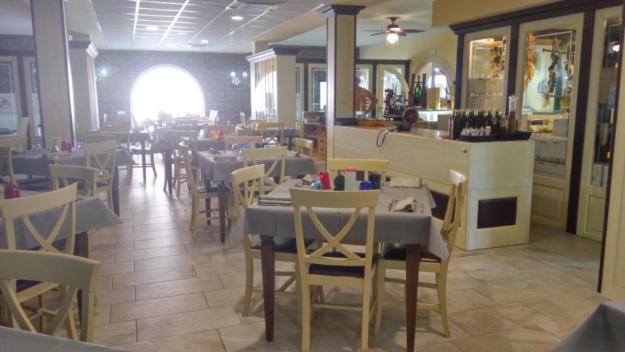 Relais Black Horse Millesimo Luaran gambar