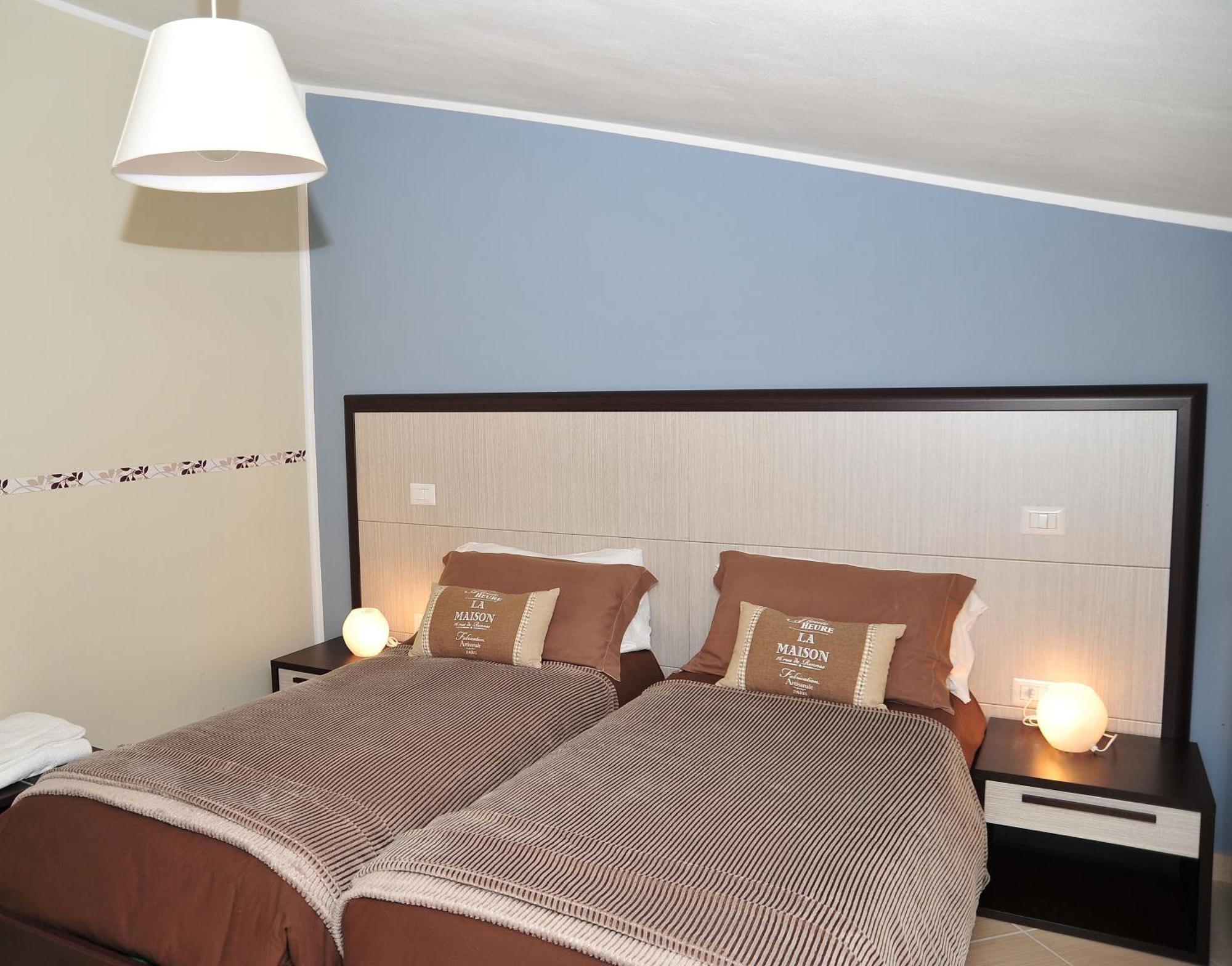 Relais Black Horse Millesimo Bilik gambar