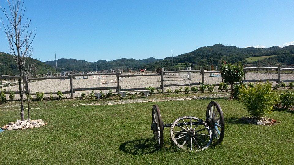 Relais Black Horse Millesimo Luaran gambar