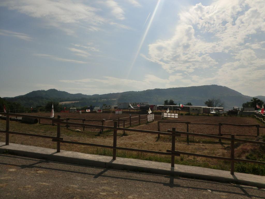 Relais Black Horse Millesimo Luaran gambar