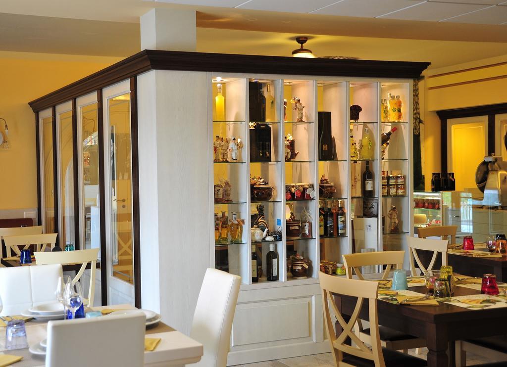Relais Black Horse Millesimo Luaran gambar